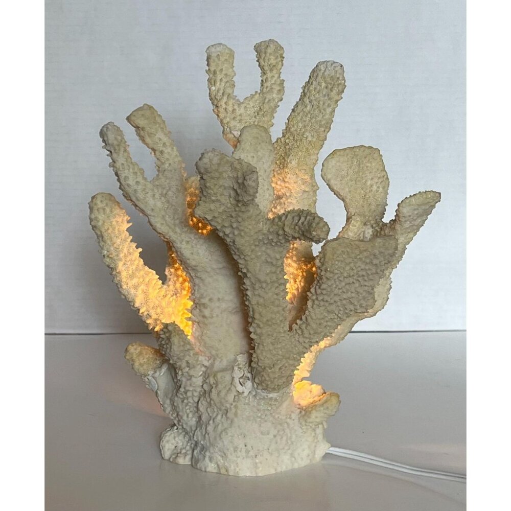Vintage Coastal Resin Table Lamp – 1990s Faux Coral Sculptural Accent Lighting - Picture 2 of 9